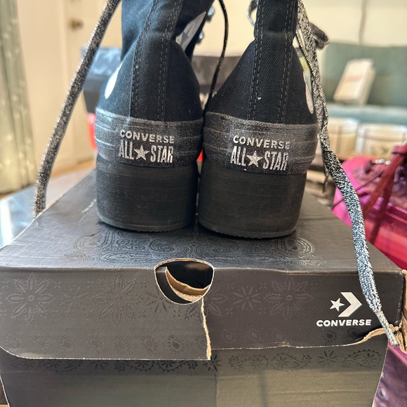 Miley Cyrus x Converse Sneakers New in Box - Picture 3 of 6